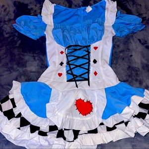 alice in wonderland costume 🍄